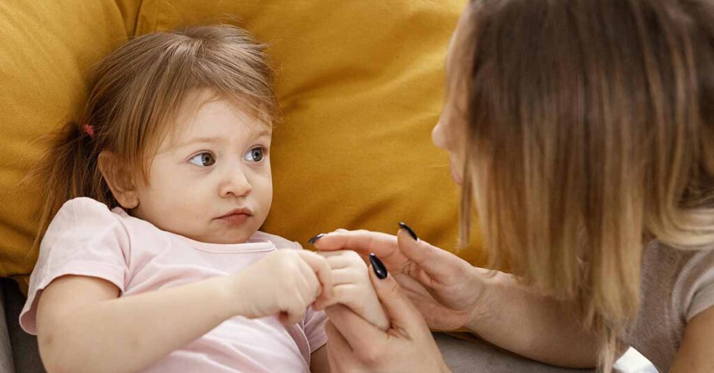 Como lidar com comportamentos desafiadores em crianças pequenas