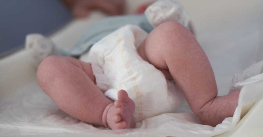 Fezes do recém-nascido: cores, texturas e o que é normal